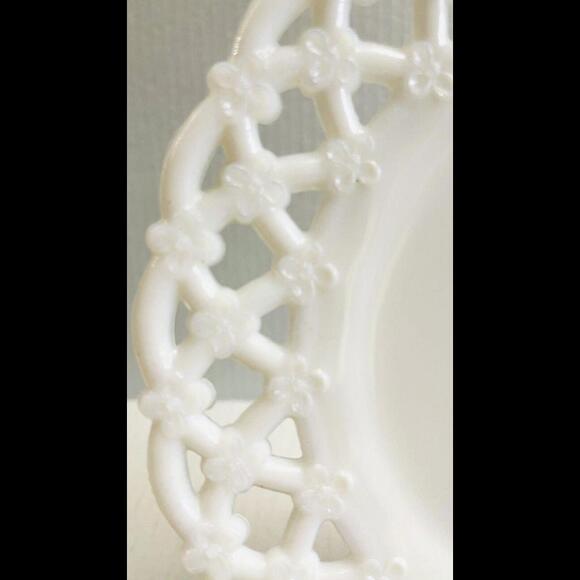 Antique Canton  Glass Plate Forget Me Not Pattern 8.25" Excellent Condition 1890 - Picture 6 of 6